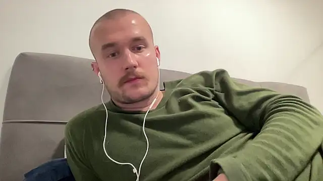Snapshot of cute_mark chatting on December 21, 2024, 5:40 pm cute mark online show from December 21, 2024, 5:40 pm