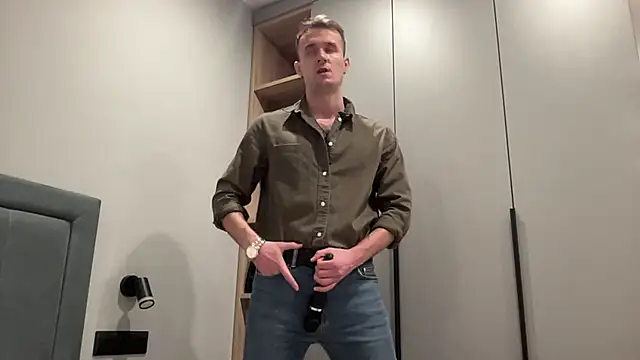 cute mark online show from October 26, 2025, 6:03 pm