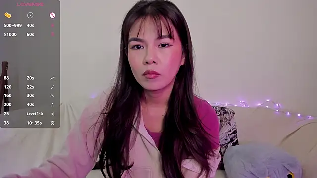 Snapshot of moonlight8_ chatting on October 19, 2025, 3:12 pm moonlight8 online show from October 19, 2025, 3:12 pm