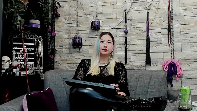 CruelMistress online show from March 6, 2026, 1:57 am