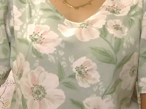  FluffyHxney  online show from October 9, 2025, 4:05 pm