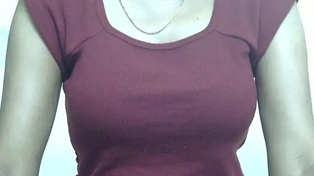  FluffyHxney  online show from April 12, 2026, 6:13 pm