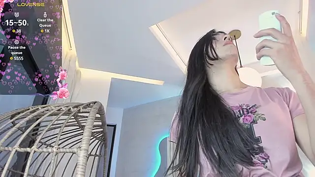 Snapshot of Venusflame__ chatting on February 13, 2025, 12:00 pm Venusflame online show from February 13, 2025, 12:00 pm