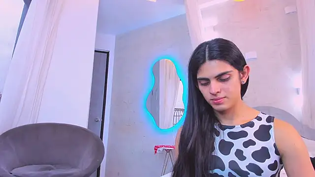 Snapshot of Venusflame__ chatting on September 14, 2025, 12:26 pm Venusflame online show from September 14, 2025, 12:26 pm