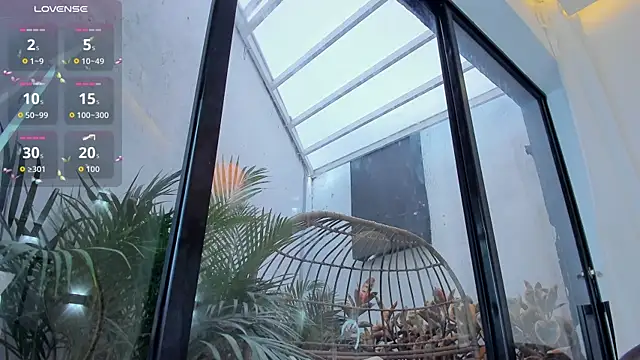 Snapshot of Venusflame__ chatting on October 18, 2025, 12:06 pm Venusflame online show from October 18, 2025, 12:06 pm