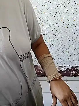 Snapshot of milf-kaira chatting on January 7, 2025, 6:05 am milf-kaira online show from January 7, 2025, 6:05 am