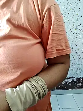 Snapshot of milf-kaira chatting on January 8, 2025, 3:19 am milf-kaira online show from January 8, 2025, 3:19 am