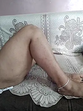 Snapshot of milf-kaira chatting on March 3, 2025, 6:15 am milf-kaira online show from March 3, 2025, 6:15 am