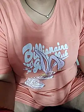 Snapshot of milf-kaira chatting on March 19, 2025, 4:36 am milf-kaira online show from March 19, 2025, 4:36 am