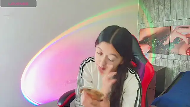 zoe connor19 online show from April 1, 2026, 8:50 pm