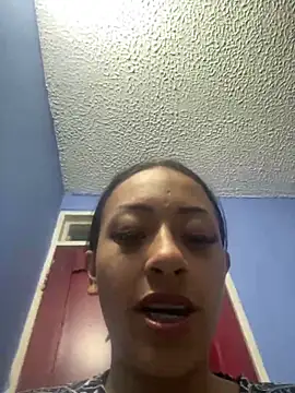 Snapshot of Little_aphrodite chatting on December 5, 2024, 9:39 am Little aphrodite online show from December 5, 2024, 9:39 am