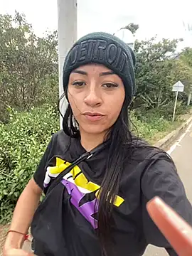 Snapshot of Little_aphrodite chatting on December 13, 2024, 8:37 pm Little aphrodite online show from December 13, 2024, 8:37 pm