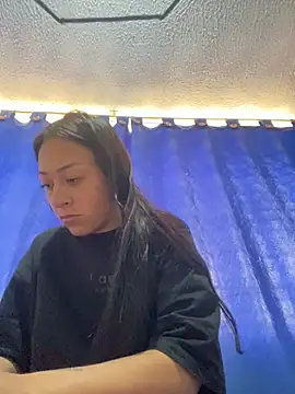 Snapshot of Little_aphrodite chatting on October 6, 2025, 5:43 pm Little aphrodite online show from October 6, 2025, 5:43 pm