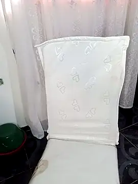 Snapshot of emily_sweet13 chatting on March 7, 2025, 4:00 pm emily sweet13 online show from March 7, 2025, 4:00 pm