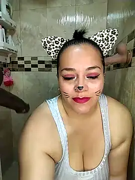 Snapshot of emily_sweet13 chatting on November 9, 2025, 1:48 am emily sweet13 online show from November 9, 2025, 1:48 am