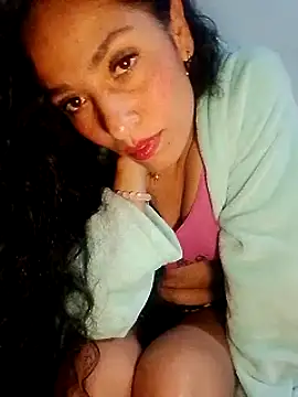 Snapshot of chloewildd_ chatting on December 12, 2024, 3:32 am chloewildd online show from December 12, 2024, 3:32 am