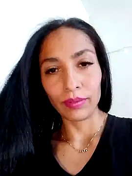 Snapshot of chloewildd_ chatting on December 18, 2024, 8:36 pm chloewildd online show from December 18, 2024, 8:36 pm