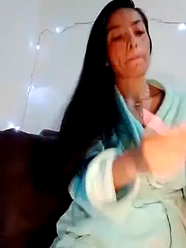 Snapshot of chloewildd_ chatting on December 21, 2024, 9:01 am chloewildd online show from December 21, 2024, 9:01 am