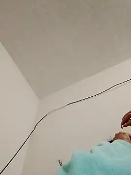 Snapshot of chloewildd_ chatting on January 4, 2025, 11:33 am chloewildd online show from January 4, 2025, 11:33 am