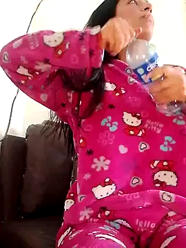 Snapshot of chloewildd_ chatting on January 19, 2025, 5:28 pm chloewildd online show from January 19, 2025, 5:28 pm