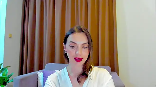 Snapshot of LovelyeeMia chatting on October 20, 2025, 10:38 am LovelyeeMia online show from October 20, 2025, 10:38 am