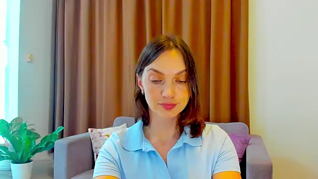 Snapshot of LovelyeeMia chatting on November 13, 2025, 8:02 am LovelyeeMia online show from November 13, 2025, 8:02 am