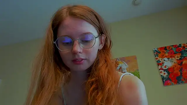 Snapshot of Fire_Luna chatting on July 3, 2026, 8:21 am Fire Luna online show from July 3, 2026, 8:21 am