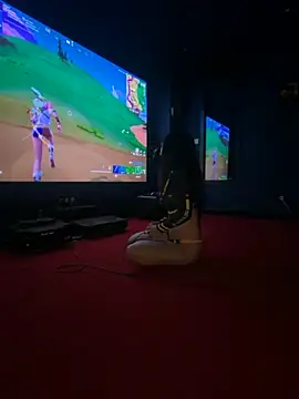 Snapshot of lenalux chatting on November 26, 2025, 2:18 pm lenalux online show from November 26, 2025, 2:18 pm