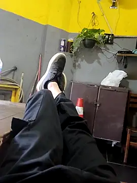 Juliano69xv online show from February 12, 2026, 8:15 pm