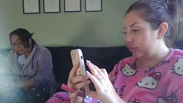 vanilla chocolate23 online show from January 11, 2025, 11:45 am