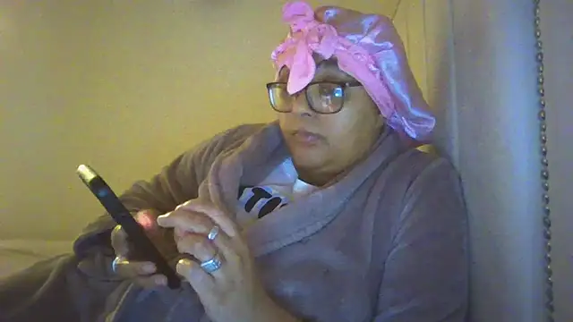 vanilla chocolate23 online show from February 7, 2025, 9:26 pm