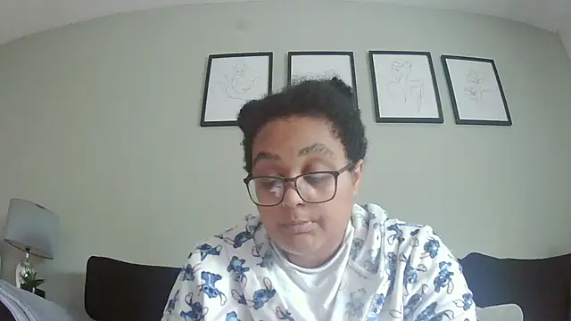 vanilla chocolate23 online show from October 18, 2025, 10:16 am