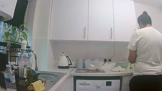 vanilla chocolate23 online show from January 18, 2026, 9:57 am