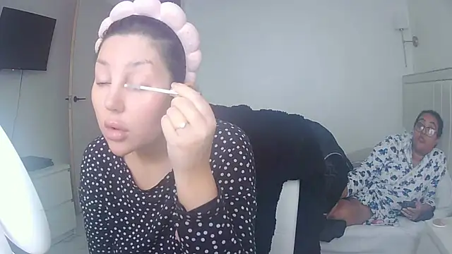 vanilla chocolate23 online show from February 10, 2026, 9:35 am