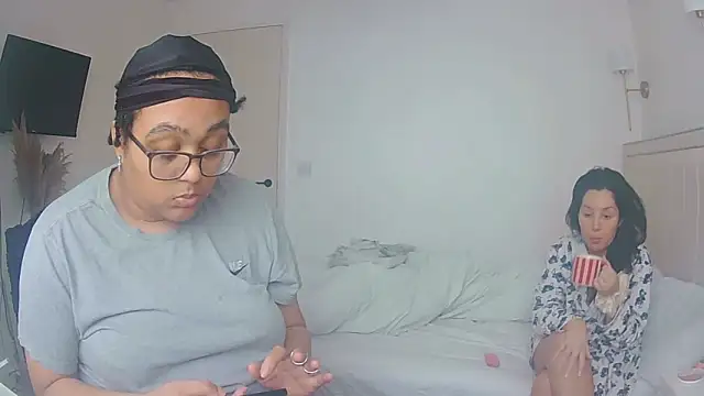 vanilla chocolate23 online show from March 30, 2026, 8:48 am