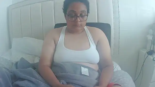 vanilla chocolate23 online show from June 24, 2026, 8:57 am