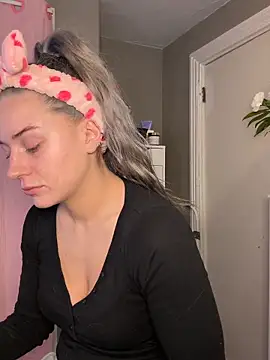 lexybabyxo online show from February 18, 2026, 3:19 pm