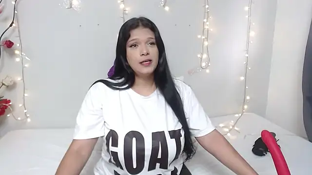 Snapshot of Nicol_Love0 chatting on January 9, 2025, 8:11 pm Nicol Love0 online show from January 9, 2025, 8:11 pm