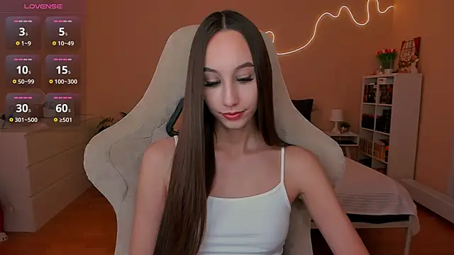 Snapshot of your_emily_ chatting on March 19, 2025, 9:17 am your emily online show from March 19, 2025, 9:17 am