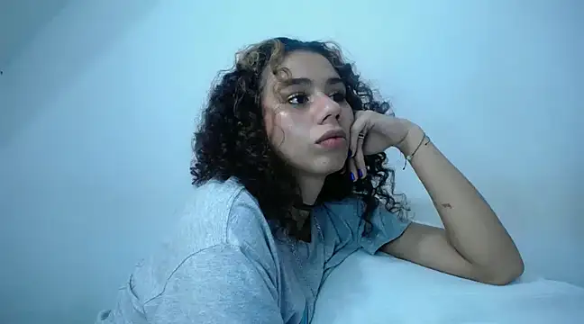 Snapshot of diamonmeli chatting on January 17, 2025, 8:55 pm diamonmeli online show from January 17, 2025, 8:55 pm