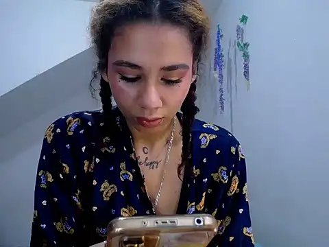 Snapshot of diamonmeli chatting on January 22, 2025, 7:03 pm diamonmeli online show from January 22, 2025, 7:03 pm