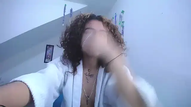 Snapshot of diamonmeli chatting on January 24, 2025, 5:11 pm diamonmeli online show from January 24, 2025, 5:11 pm