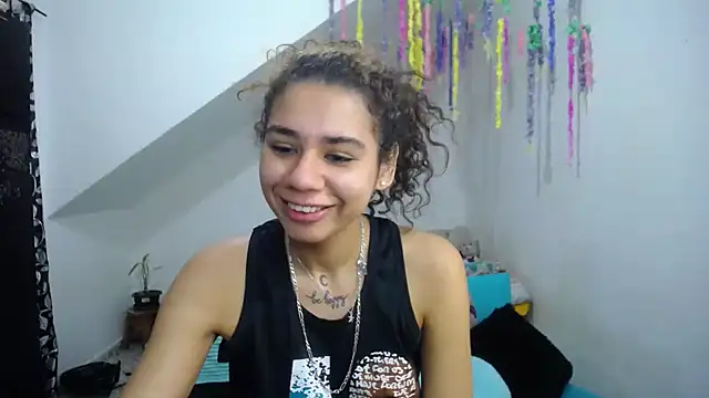 Snapshot of diamonmeli chatting on January 27, 2025, 4:43 pm diamonmeli online show from January 27, 2025, 4:43 pm