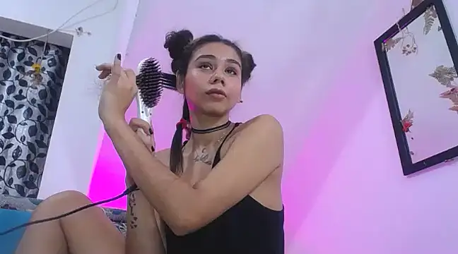 Snapshot of diamonmeli chatting on February 4, 2025, 6:17 pm diamonmeli online show from February 4, 2025, 6:17 pm