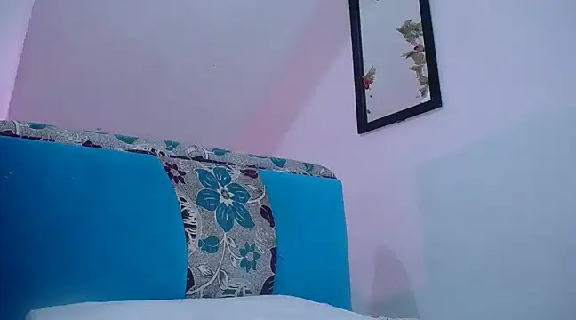 Snapshot of diamonmeli chatting on February 5, 2025, 2:37 pm diamonmeli online show from February 5, 2025, 2:37 pm