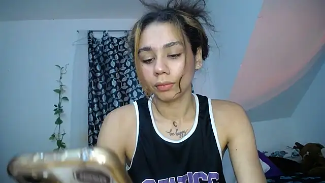 Snapshot of diamonmeli chatting on February 16, 2025, 4:53 pm diamonmeli online show from February 16, 2025, 4:53 pm