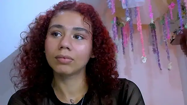 Snapshot of diamonmeli chatting on March 8, 2025, 5:33 pm diamonmeli online show from March 8, 2025, 5:33 pm