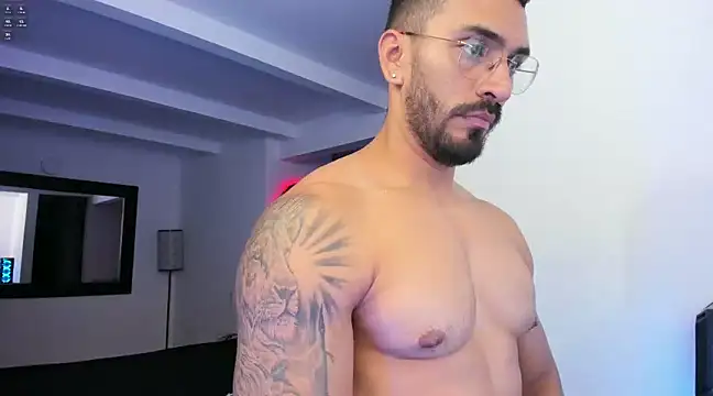 Snapshot of tony_muscle chatting on January 7, 2025, 12:24 am tony muscle online show from January 7, 2025, 12:24 am