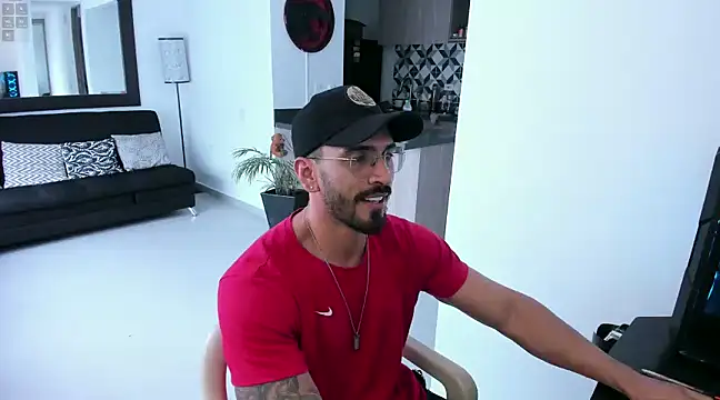 Snapshot of tony_muscle chatting on January 7, 2025, 9:57 pm tony muscle online show from January 7, 2025, 9:57 pm