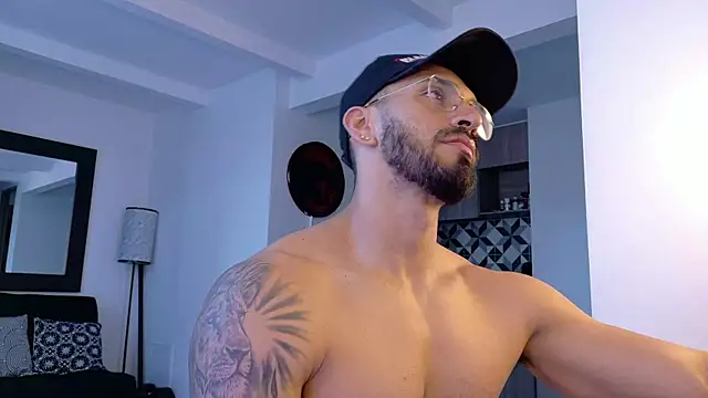 Snapshot of tony_muscle chatting on September 20, 2025, 10:00 pm tony muscle online show from September 20, 2025, 10:00 pm